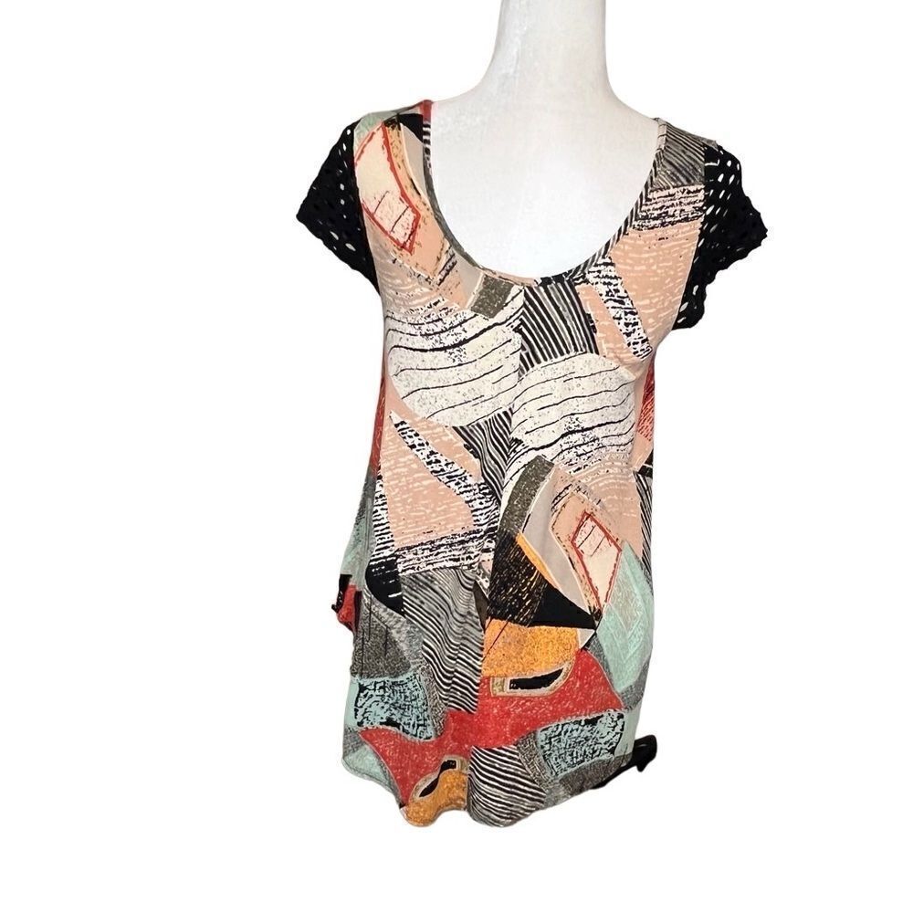 Anthropologie Weston Shirt with Black Lace Cap Sleeves. Sz Small Great Condition